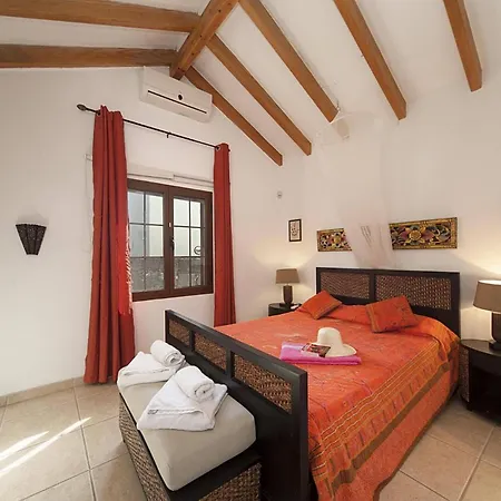Villa Leon By *