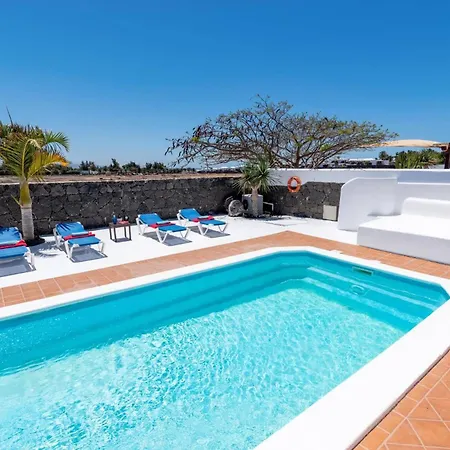 Villa Leon By *